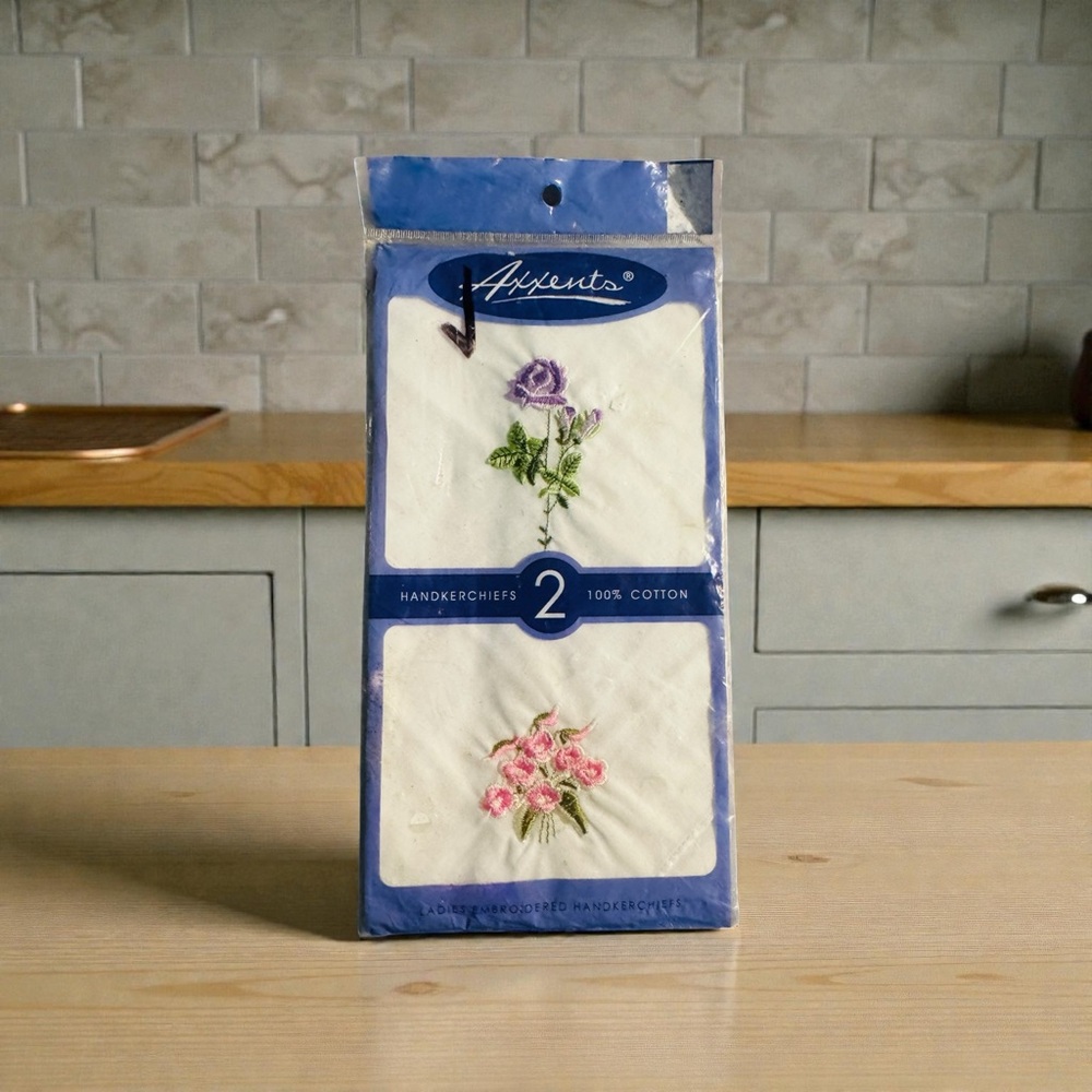 NEW Axxents 2 Pack Ladies Handkerchiefs 100% Cotton White Embroidered Flowers